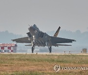 KF-21 시제2호기, 최초비행 성공