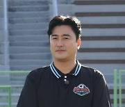 '뭉쳐야 찬다 2' 안정환 중대 발표! 현지 조기축구회와 경기 예고