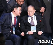 [속보] 법원, '대북송금 의혹 핵심' 안부수 아태협 회장 구속영장 발부