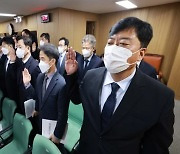 이태원 참사로 입건된 용산소방서장에 하고픈 말 묻자...“자리 연연 안할 것”