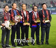 [MD포토] 김호곤, 조영증, 조광래, 허정무, 박성화 '카타르 월드컵 화이팅!'