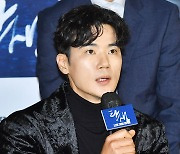 김강우, 힘있는 인사말 [포토엔HD]