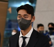 [포토]송민규, 카타르로 출국