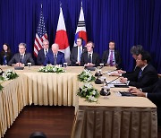 Korea, US, Japan leaders agree to strengthen cooperation against NK threats