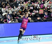 [MD포토] 김미연 '승리의 환호'