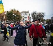 러시아군, 헤르손시 퇴각하면서 약탈에 이어 인프라 모두 파괴