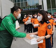 하이트진로 "전국 소방서 찾아가는 '감사의 간식차' 성료"