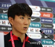 자신만만한 중원의 ‘키’ 황인범 “축구는 이름값으로 하는 게 아냐”