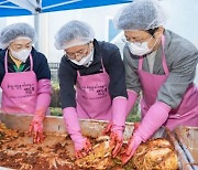 [포토]최호권 영등포구청장 사랑의 김장 담그기 참석