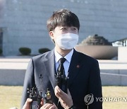 이준석, ‘성 접대 의혹’ 가세연 고소인 자격으로 경찰 조사