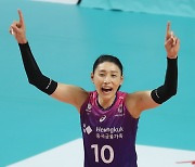 김연경, 프로배구 1라운드 MVP… 남자부는 니콜라 뽑혀