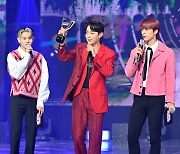 하이라이트,'컴백과 동시에 쇼챔피언 1위' [사진]