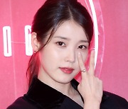 아이유, 심장 떨리는 눈맞춤 [SE★포토]