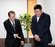 양준혁 만난 권영세 장관