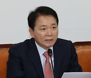 與,"금투세 법은 개미 목 졸라 상장폐지로 가는 법안"