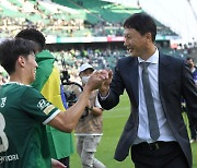 [오피셜] ‘FA컵 우승’ 전북현대, 김상식 감독과 재계약 체결