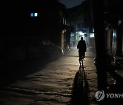 APTOPIX India Kashmir Power Outage