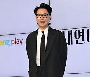 [TEN포토] 정재형 '화려한 패션'