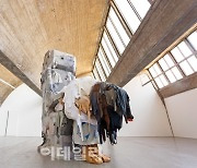 추락하는 위기에서 기필코 살아남는 법[정하윤의 아트차이나]<7>