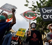 '민주주의 위하여'…APEC 반대하는 시위대