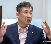 與 최승재, '이태원 참사 소상공인 지원법' 대표 발의