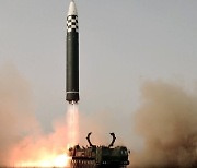 北, 동해상으로 ICBM 1발 발사…이틀 연속 도발