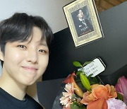 유승우, 뮤지컬 '드라큘라' 첫 공연 성료…"여러분의 하루에 잔잔한 감흥 되길"