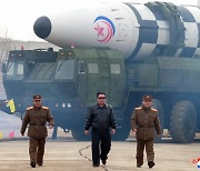 한·미·일 공조에 ICBM 쏜 북한···‘핵무력 완성’ 5주년 ‘미국 타격’ 과시