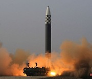 [속보] 北, 이틀 연속 미사일 도발…“ICBM으로 추정”