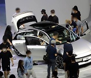 현대차 아이오닉6, 美 최초 공개…주행거리·충전속도 '극찬'