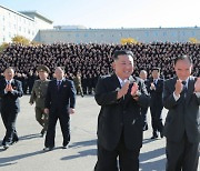 김정은 '초인' 내부 단결 강화나선 北···"혹독한 난관"언급도