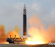 노동신문, '화성포-17형' 시험발사 보도…"최강의 핵무력 능력 확보"