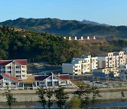 노동신문, 새로 지어진 농촌 살림집 조명…"현대적이고 이상적"