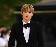 강다니엘, 11월 보이그룹 개인 브랜드평판서 3위 올라…방탄 멤버 제외하면 최고 순위