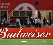 월드컵에 1000억 쓴 버드와이저… ‘맥주 금지’ FIFA 통보에 남긴 글