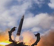 北, '대륙간탄도미사일부대' 첫 공개…'핵미사일' 전술 다각화