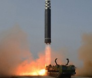 [속보] 김정은 “핵에는 핵으로 대응”