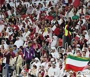 카타르 월드컵 개막식 기다리는 전세계 축구팬들