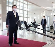'도어스테핑 로비'에 가림막…대통령실 "경호·보안상 필요"