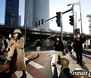 中 코로나 심상찮다…연 이틀 사망자 발생, 증시 급락(종합)