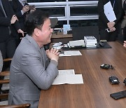 송갑석-홍준표 '공항 관련 특별법' 협력 논의