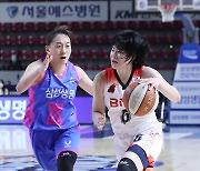 WKBL 1라운드 페이크 파울 7건…BNK 이소희 벌칙금 10만원