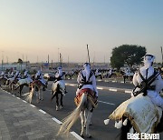 [카타그램] '낙타 부대'까지 떴다… 개막전 망했어도 '개막식'은 '압도적'이었던 카타르