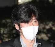 '폭로 예고' 남욱 변호사, 대장동 관련 재판 마치고 퇴장