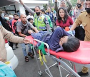 인도네시아 지진 사망 56명으로 늘어…자카르타까지 진동