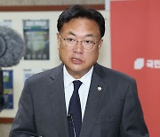 이태원참사 유족, 여 지도부 면담…책임자 문책 요구