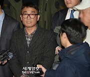 김건모, 성폭행 ‘오명’ 벗었다...“재정신청 기각” 배경에는?