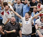 England WCup Soccer Fans