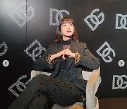 박은빈, 명품 옷 보다 돋보이는 명품 미모…시스루로 반전 섹시미까지
