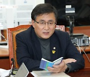野 "민주당 사전에는 `준예산` 없다…감액처리도 가능"